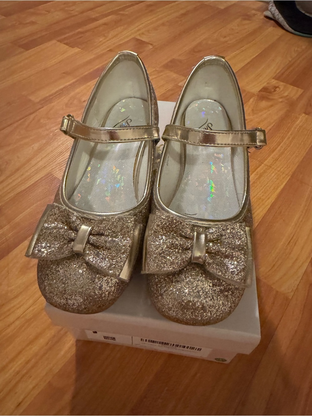 Stelle Girls' Gold Glitter Mary Jane Dress Shoes with Bow Accent Size 1